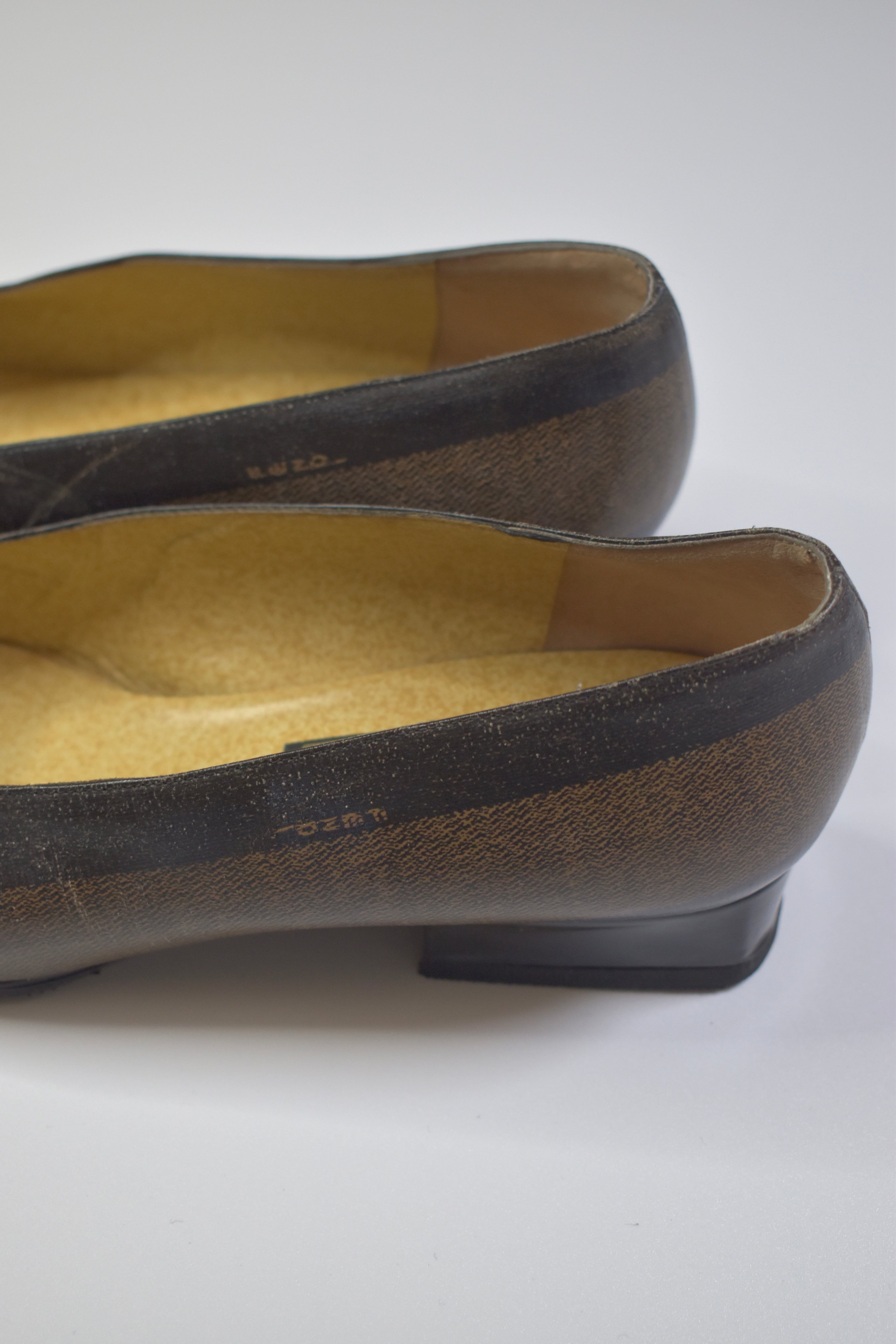FENDI logo heel