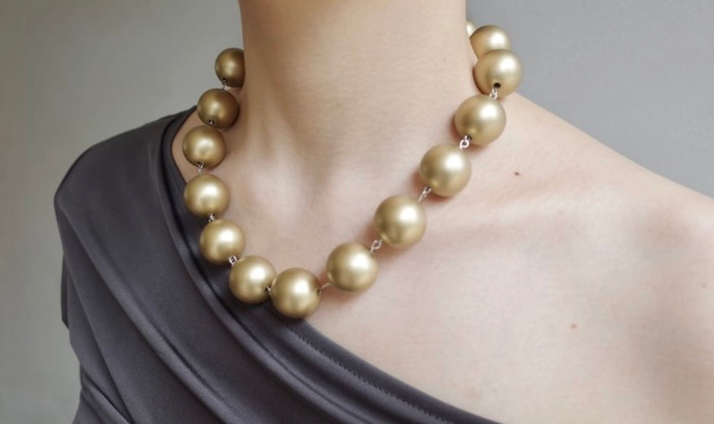 [sacred.] kissed by gold necklace