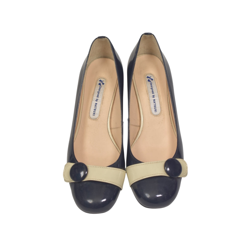 Bi-color pumps