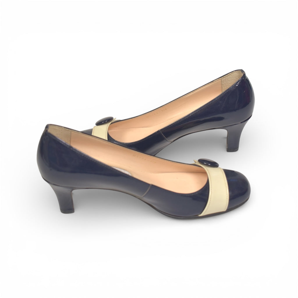 Bi-color pumps