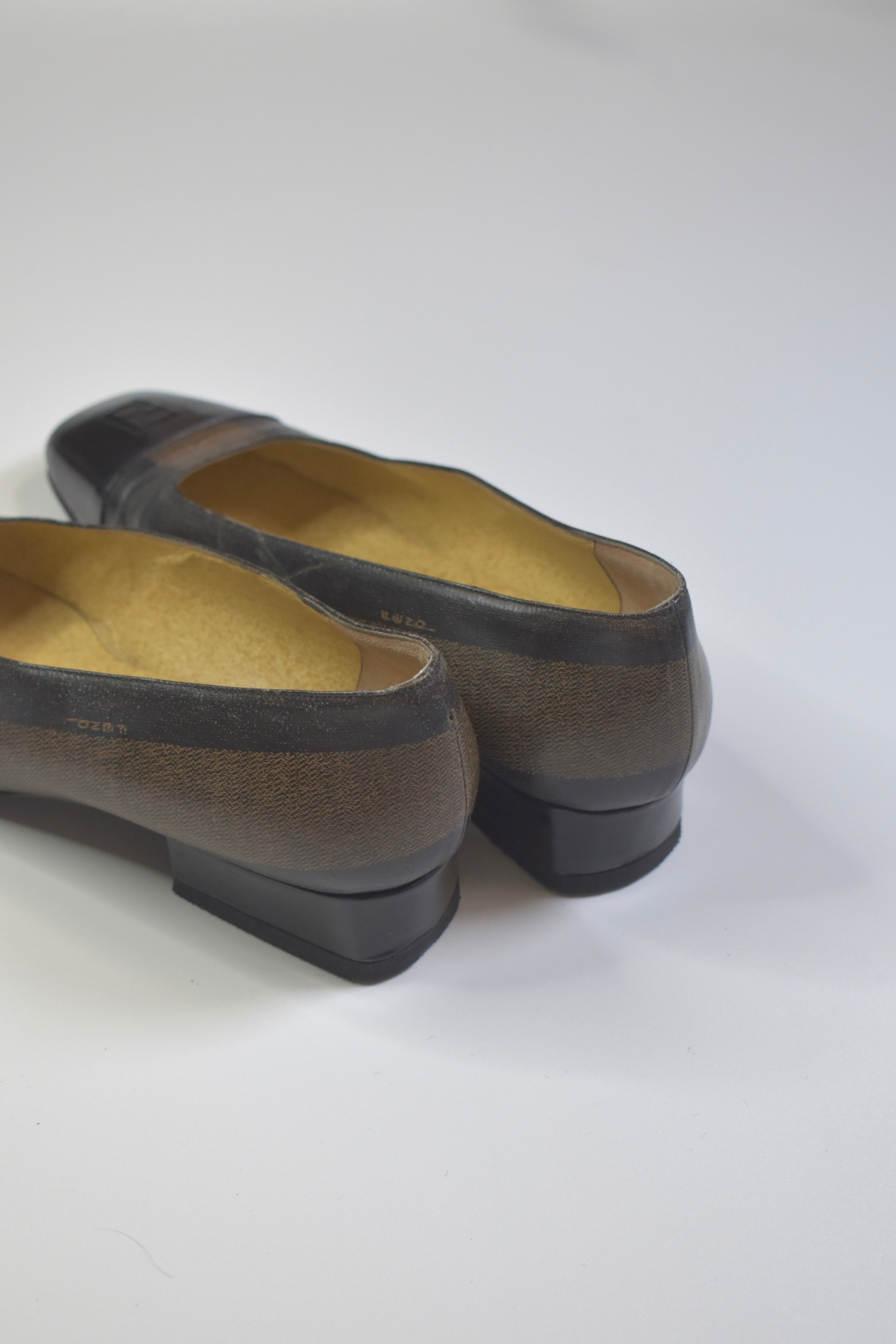 FENDI logo heel