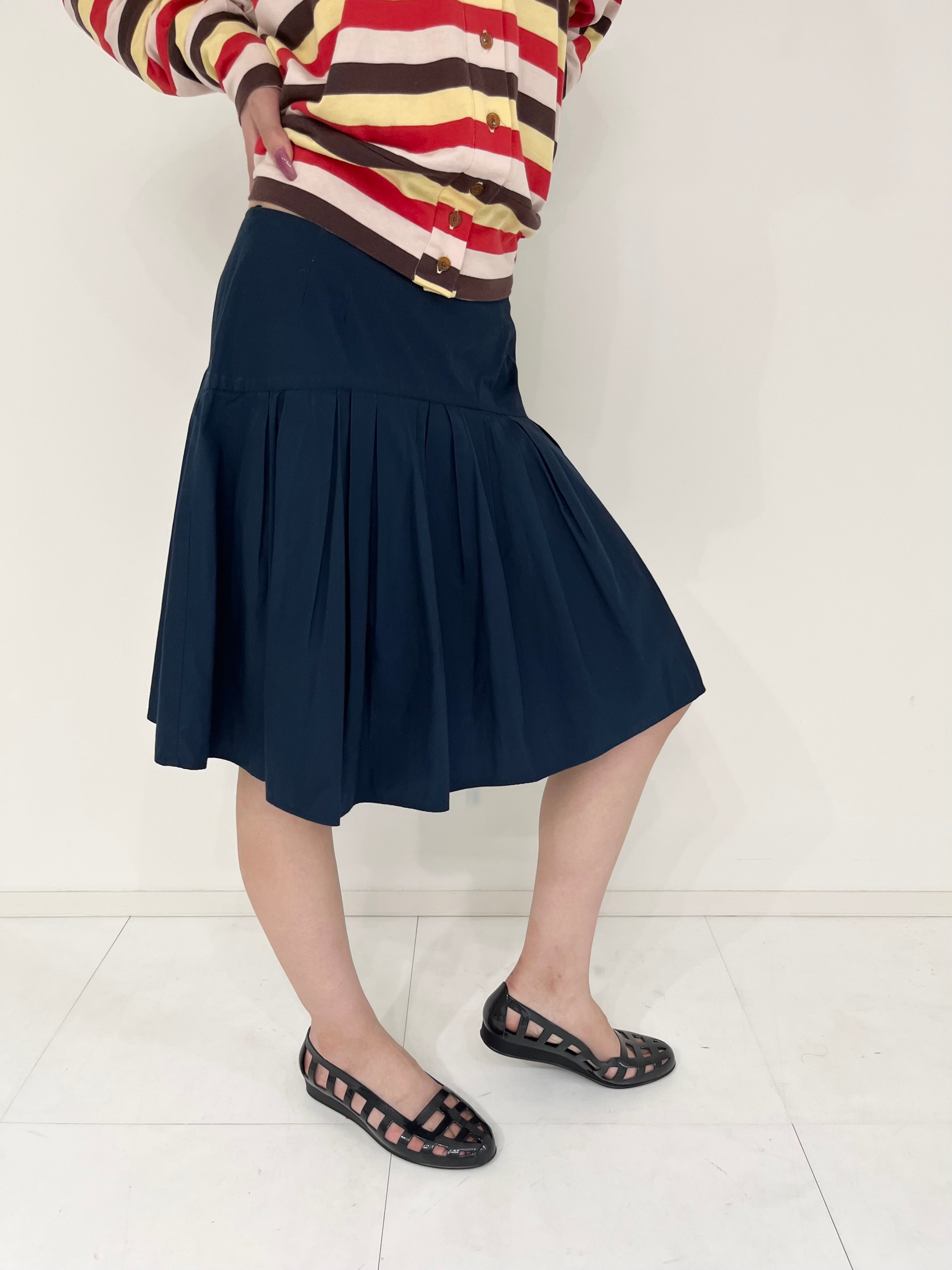 MIUMIU navy pleats skirt