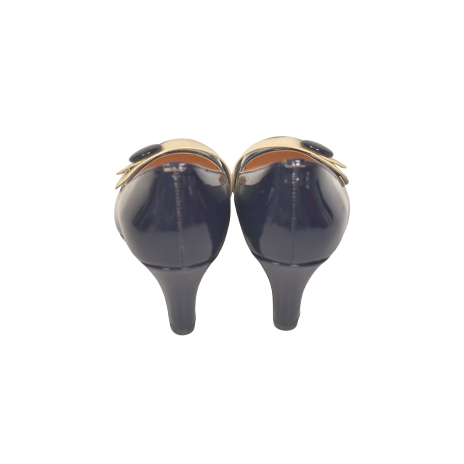 Bi-color pumps